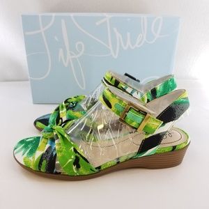 LIFESTRIDE Monaco Green Blue Palm Sandals Sz 7.5 M